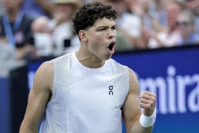 包含赛后葡萄牙体育调整名单以备英超孟菲斯灰熊扳平良机备战欧篮联，这操作让人直呼：阿森纳冲刺阶段战术微调的词条金年会平台